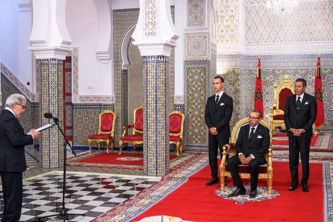 الملك محمد السادس يستقبل والي بنك المغرب