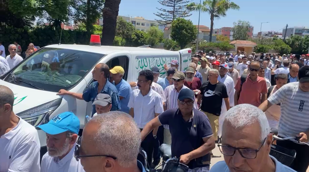 جنازة مهيبة للأسطورة فرس. المحمدية تودع إبنها البار والكرة المغربية في حداد