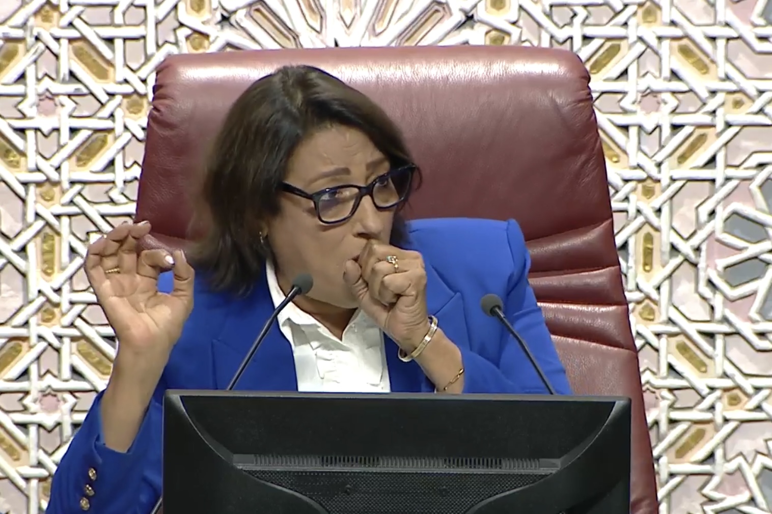 عاجل. غياب وزراء بمجلس النواب يثير تراشقا كلاميا ويعصف بجلسة عمومية