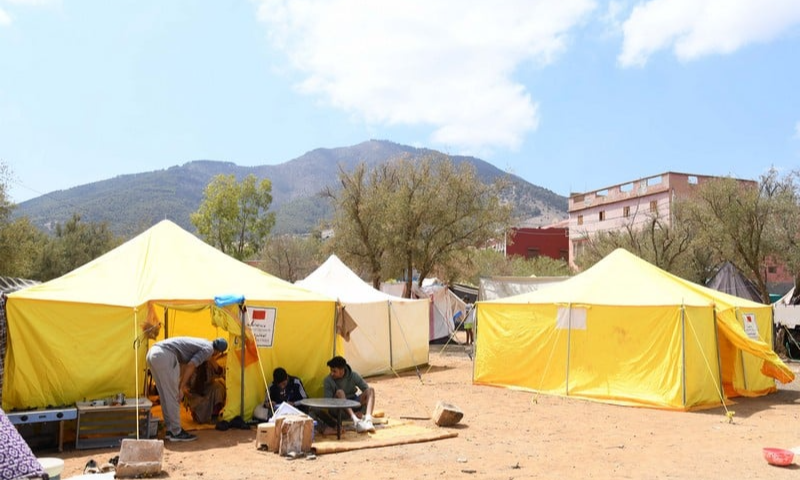 حاولت أطراف استغلاله سياسيا. الحكومة تنهي الجدل حول “خيام” الحوز