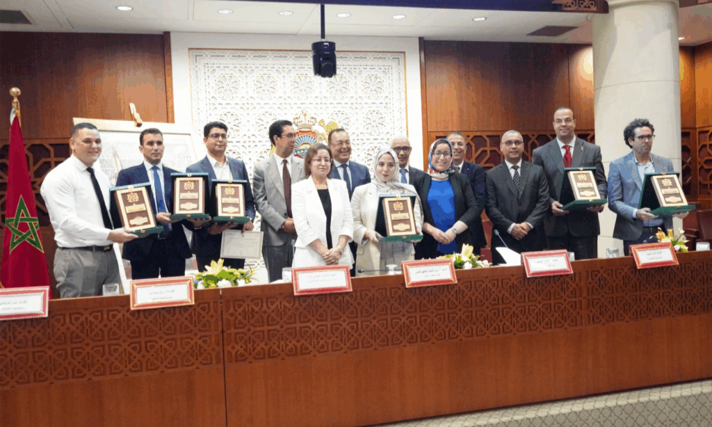 تتويج الفائزين بالجائزة الوطنية للدراسات والأبحاث حول العمل البرلماني