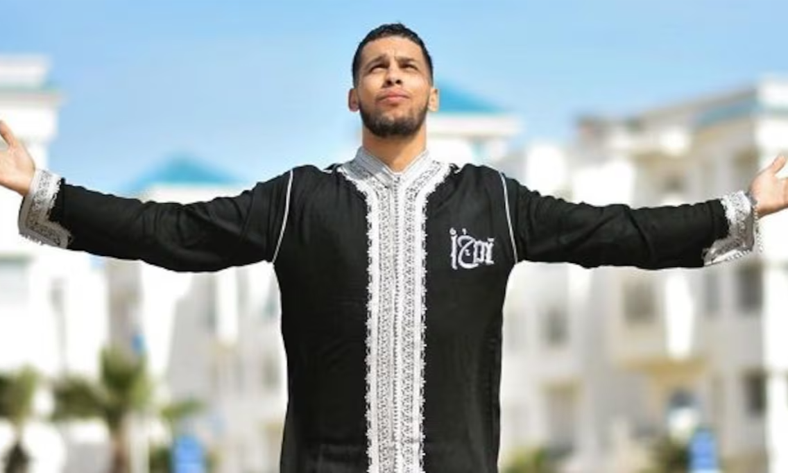 مهرجان الشواطئ : مغني الراب “الحر” يلهب حماس الجماهير في افتتاح منصة طنجة