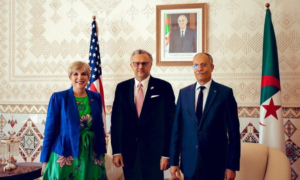 نفاق النظام في الجزائر يُسقط “فلسطين” من جدول لقائه بمستشار ترامب