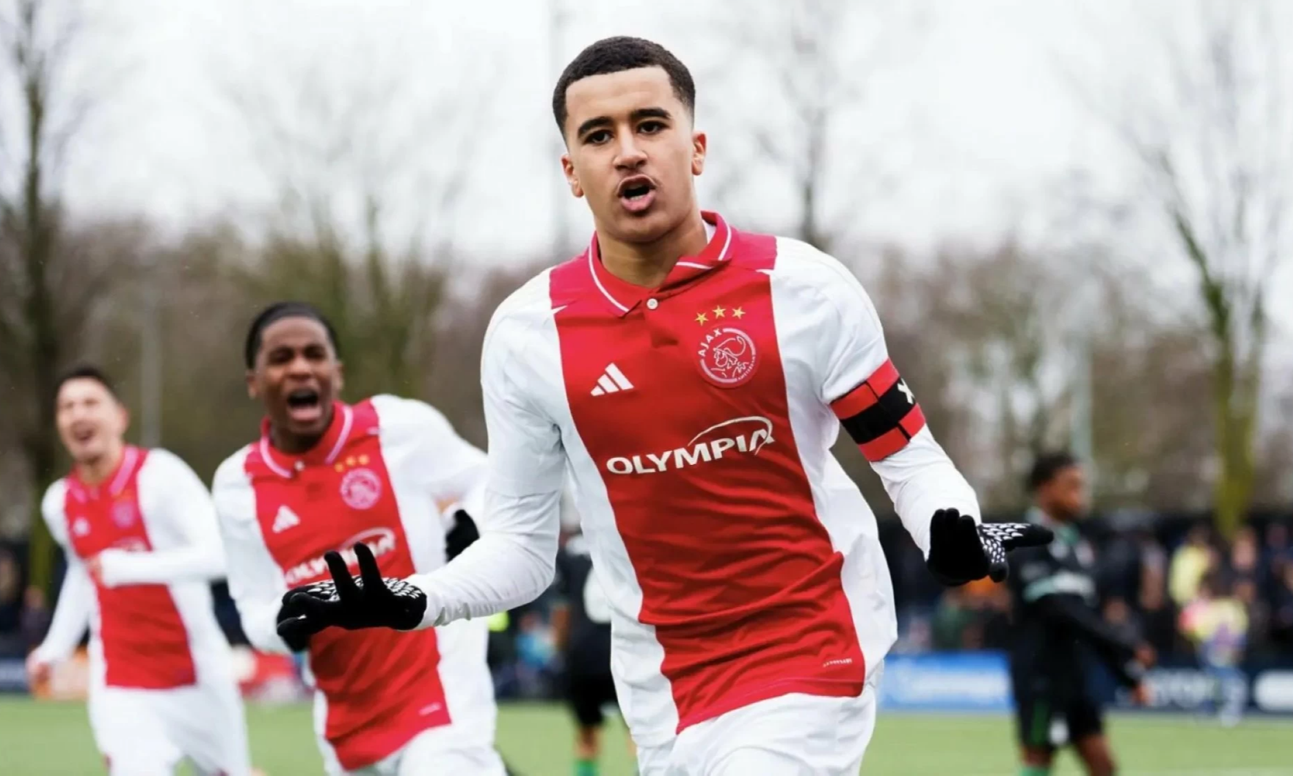 بعد تعثر انتقاله إلى الريال..أياكس أمستردام يرغب في استعادة وزان