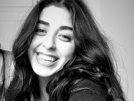 طالبة الهندسة آية بومزبرة ترحل في صمت بعد صراع طويل مع المرض