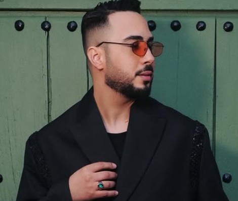 بدر سلطان يتخلى عن شعره ويعلن “التضامن”.. ما القصة؟