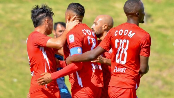 النادي المكناسي ينجح في تسجيل جميع اللاعبين ويكشف عن قميصه الجديد