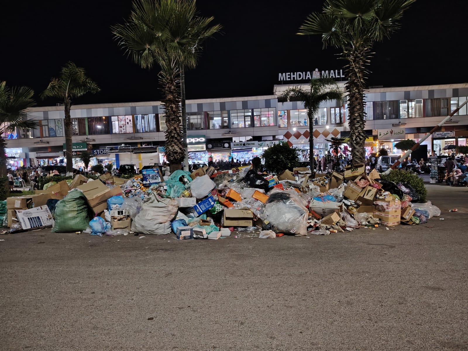 مهدية.. “اليانس” تطوقها الأزبال والكلاب الضالة والمجتمع المدني يناشد السلطات