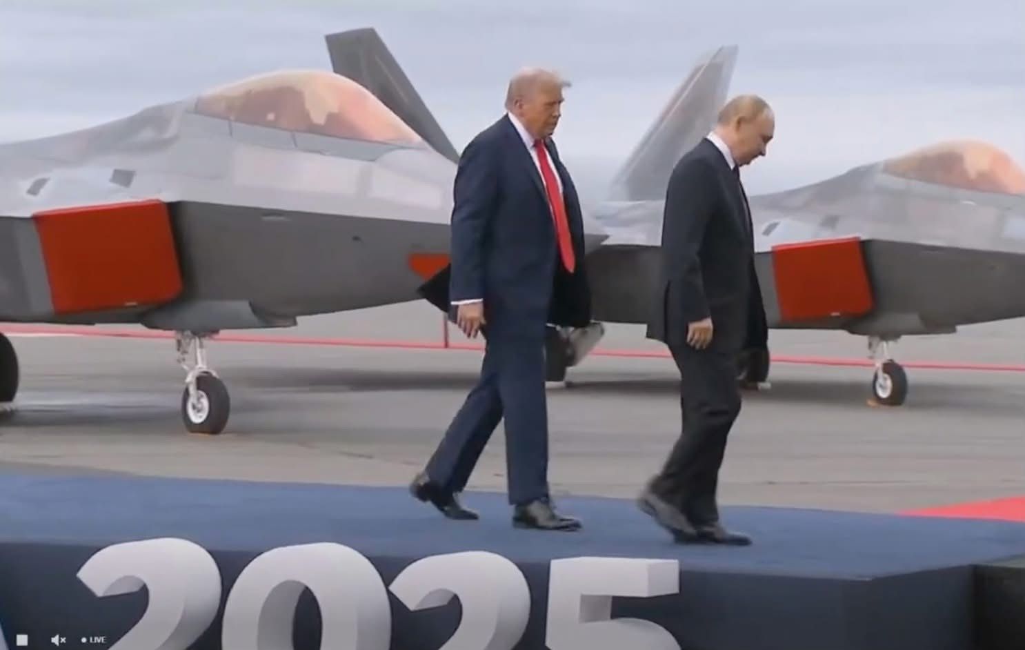 ترامب ـ بوتين.. لقاء سلام تحت ظلال المقاتـ.لات