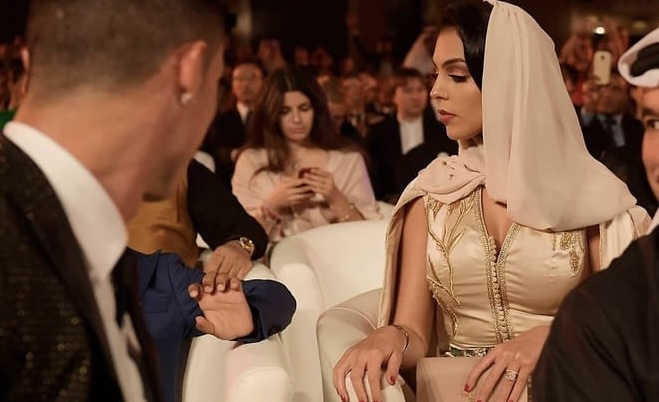 هل يكون الزفاف في مراكش؟. كريستيانو يطلب الزواج من جورجينا وهذا ردها
