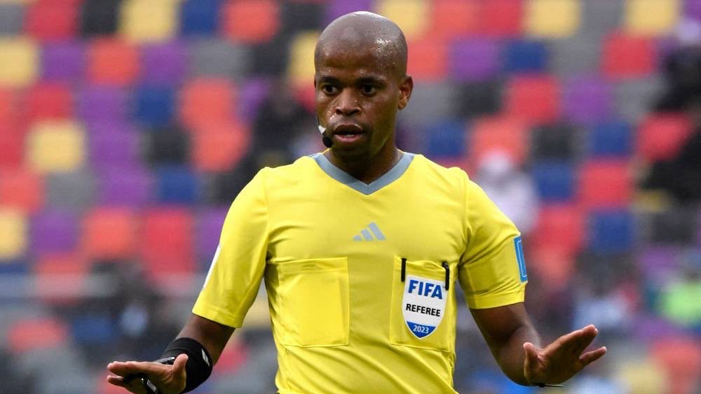 صافرة جنوب أفريقية تقود قمة المغرب والسنغال في نصف نهائي “الشان”