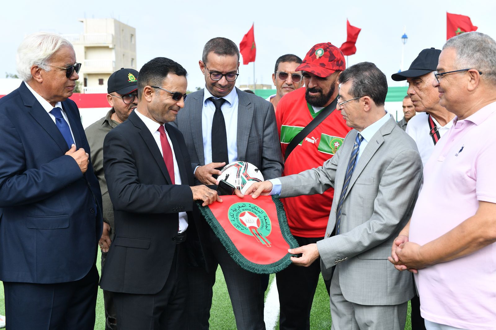 تطوان. أبرون يشرف على تسليم ملعب مرتيل لأندية المنطقة