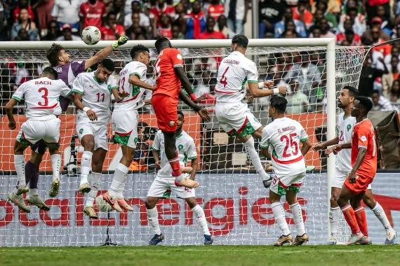 “الكاف ” ينزل غرامات ثقيلة على الجامعة المغربية والاتحاد الكيني