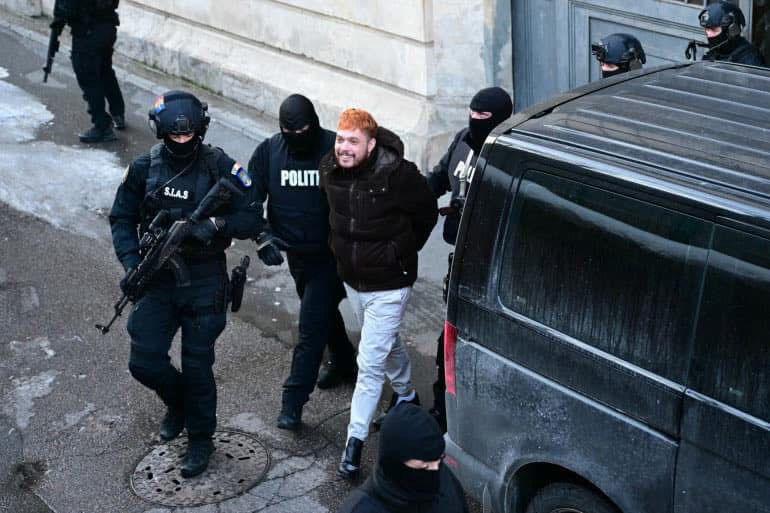 المغرب – فرنسا . نجاح تسليم فرنسيين على صلة بقضية المافيوزي الجزائري عمرة