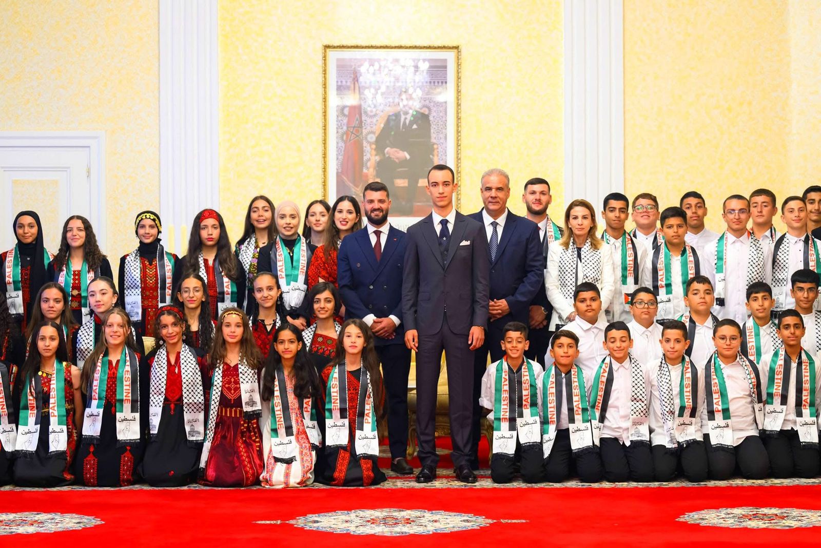 بأمر ملكي. ولي العهد الأمير مولاي الحسن يستقبل الأطفال المقدسيين