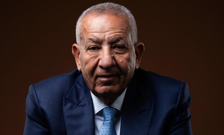 كامل أبو علي يتصدر غلاف مجلة فوربس ضمن قائمة أقوى قادة السياحة والضيافة