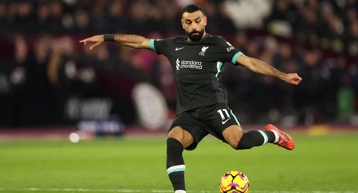 محمد صلاح يظفر بجائزة أفضل لاعب من رابطة المحترفين