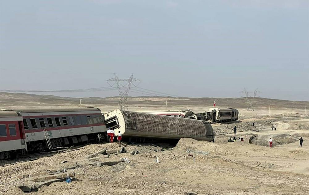 30 جريحا بعد خروج قطار عن مساره في جنوب إيران