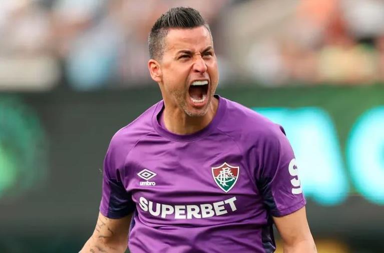 الحارس البرازيلي فابيو الأكثر خوضا للمباريات الرسمية