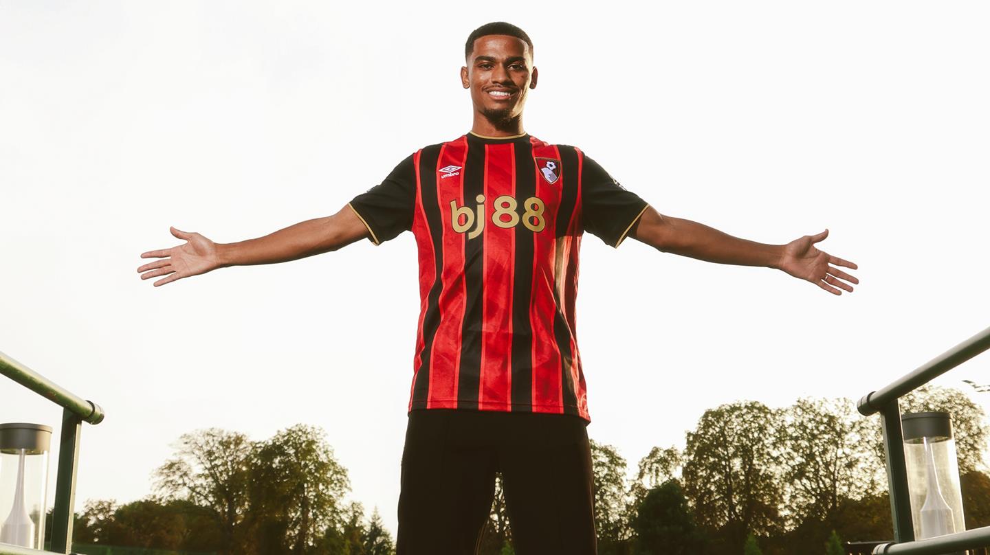 بورنموث الإنجليزي يضم المهاجم المغربي أمين عدلي لمدة 5 أعوام