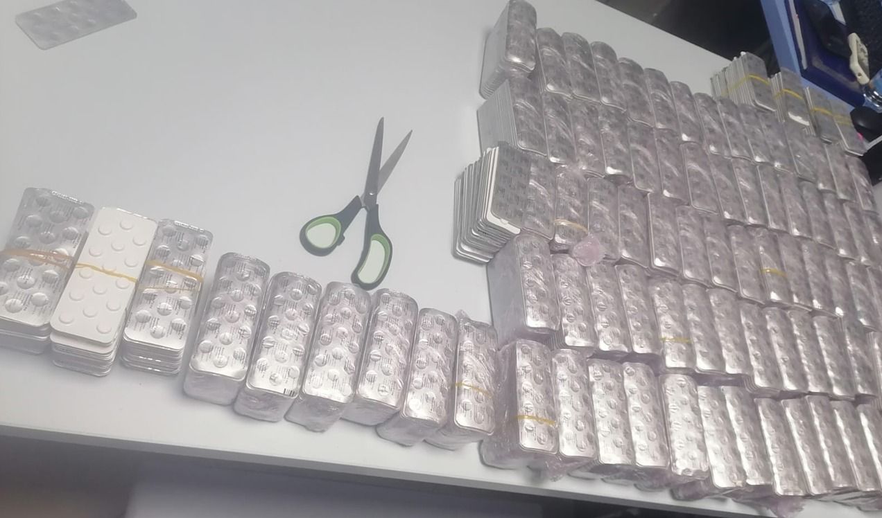 باب سبتة.. حجز 54 ألف قرص مهلوس داخل سيارة مشبوهة