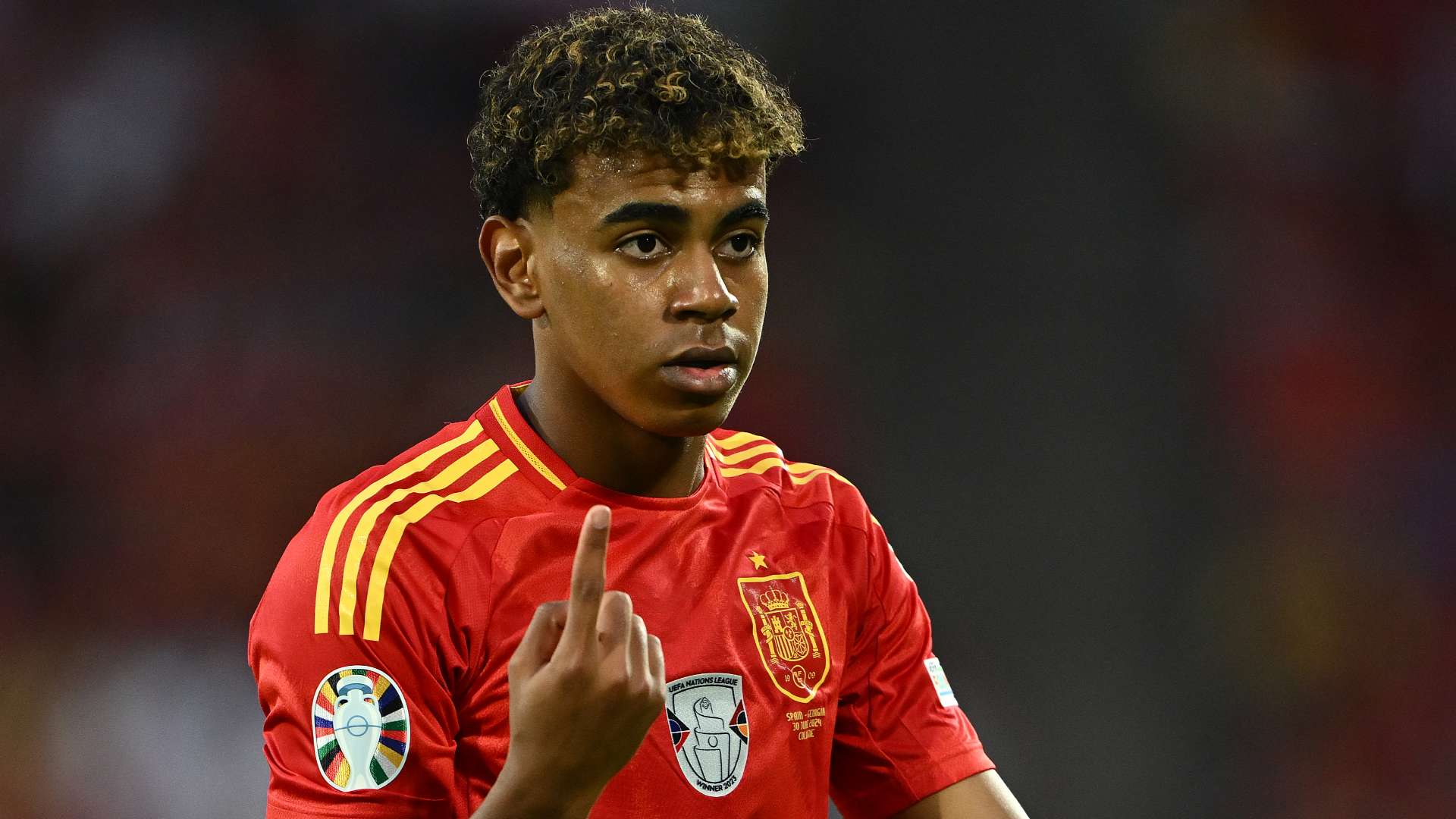 لامين يامال يواصل كتابة التاريخ.. أفضل موهبة شابة لعام 2025