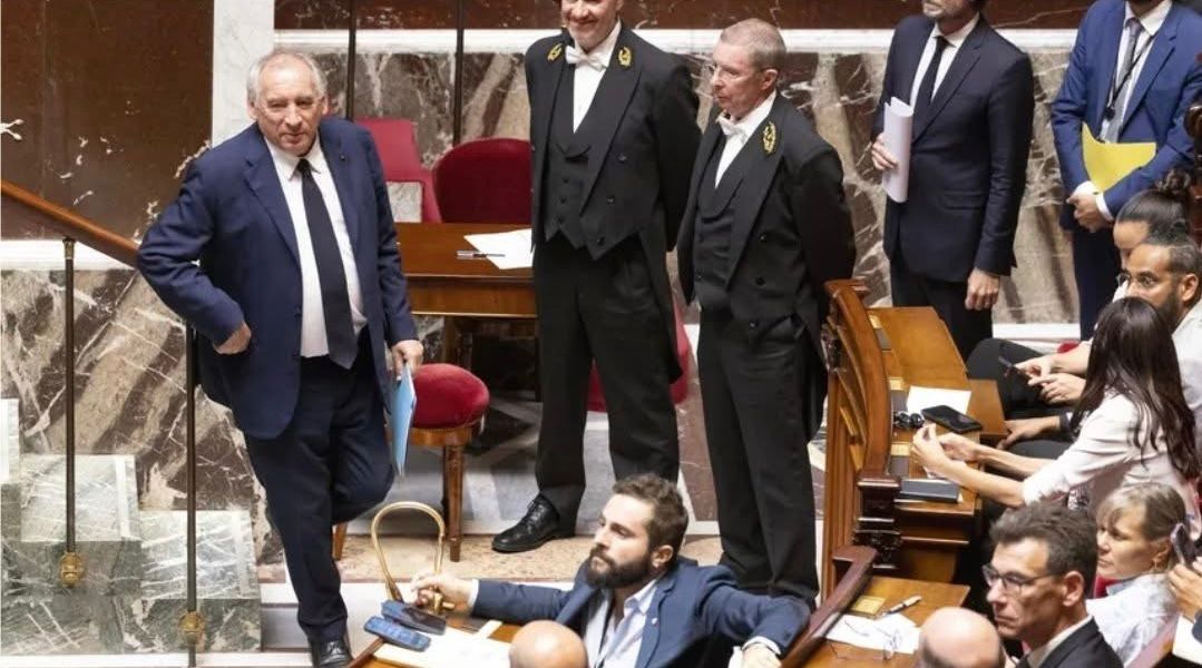 عاجل.. إسقاط حكومة فرانسوا بايرو وبوادر أزمة سياسة تلوح في سماء فرنسا