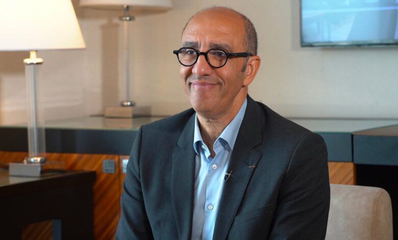 جواد الزيات يحفّز لاعبي الرجاء قبل مواجهة الفتح