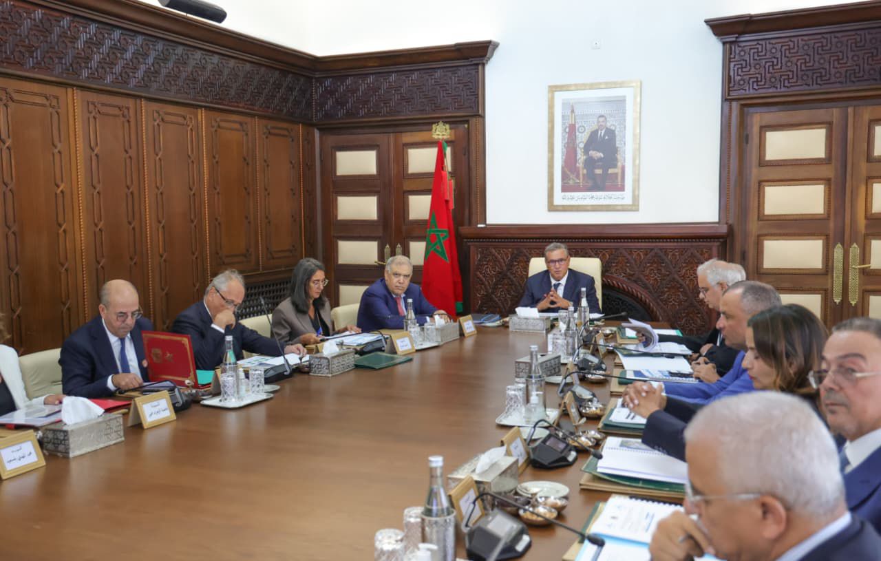 أخنوش يترأس اجتماع لجنة الحوز.. حصيلة إيجابية تكشف عن تقدم كبير في إعادة الإعمار