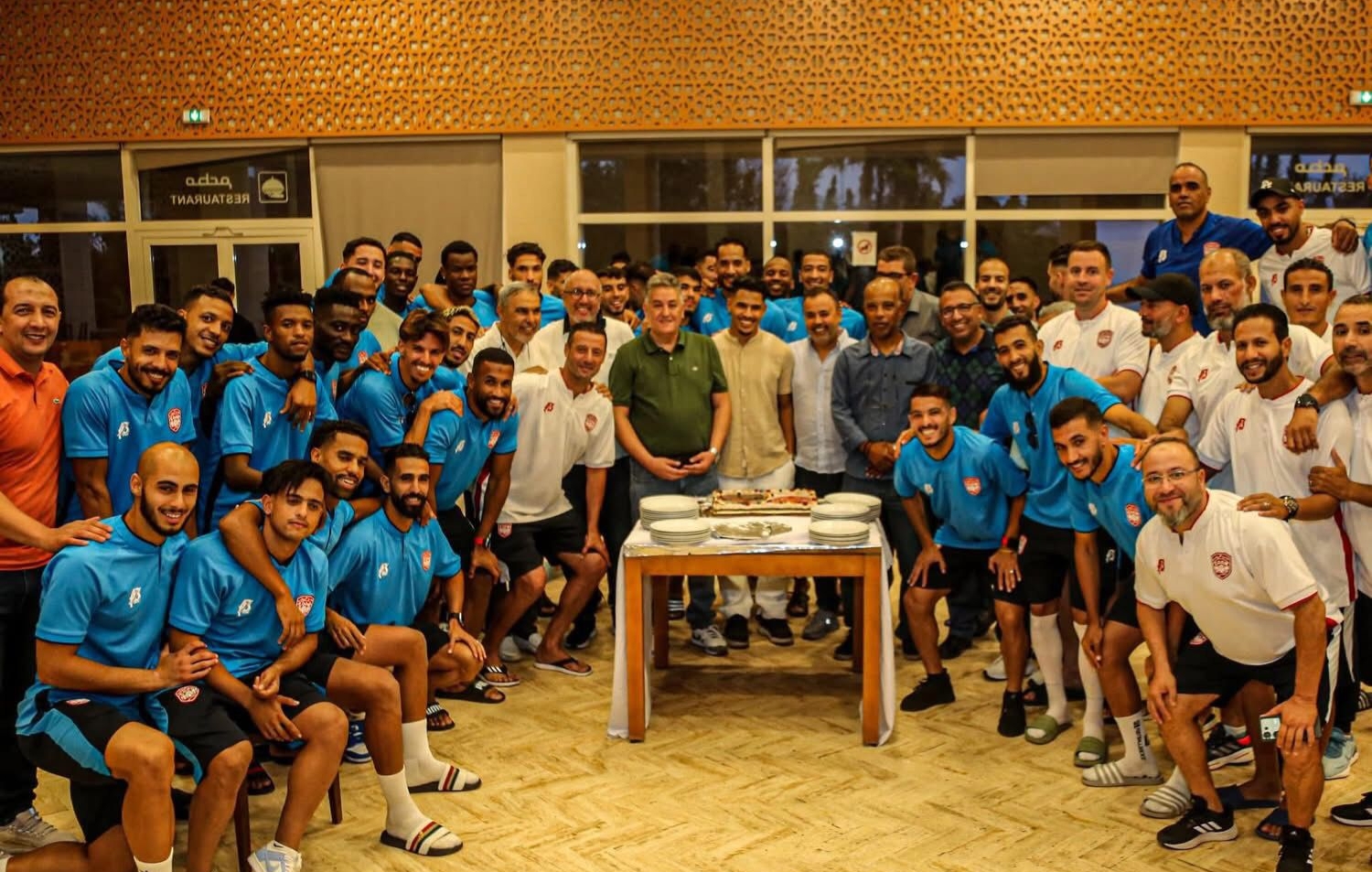 النادي المكناسي يقيم حفل وداع لهدافه أنس المهراوي