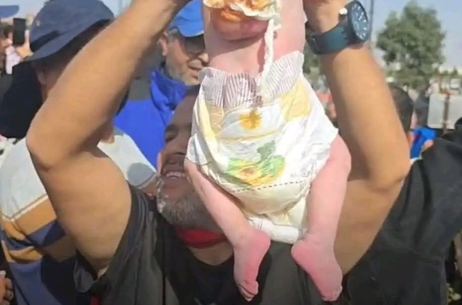 قصة الرضيعة التي هزت احتجاجات أكادير.. تعاطف شعبي يفتح أبواب العلاج