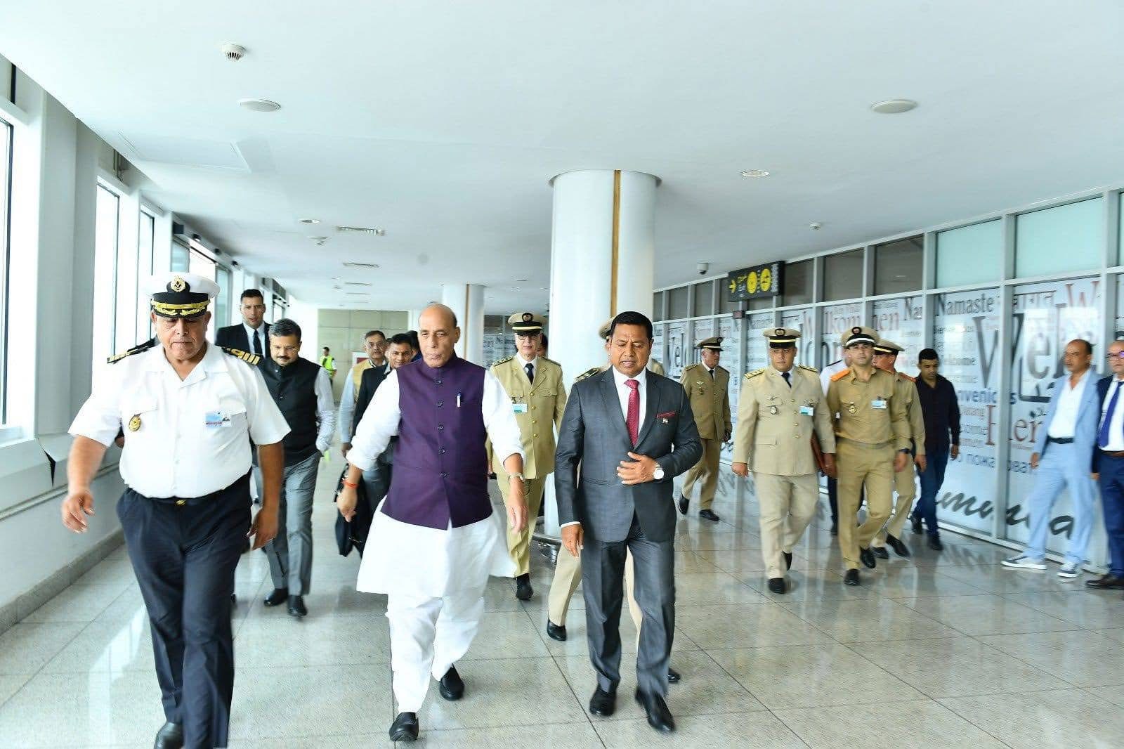 وزير الدفاع الهندي يحل بالمغرب عشية افتتاح مصنع برشيد للمركبات المدرعات