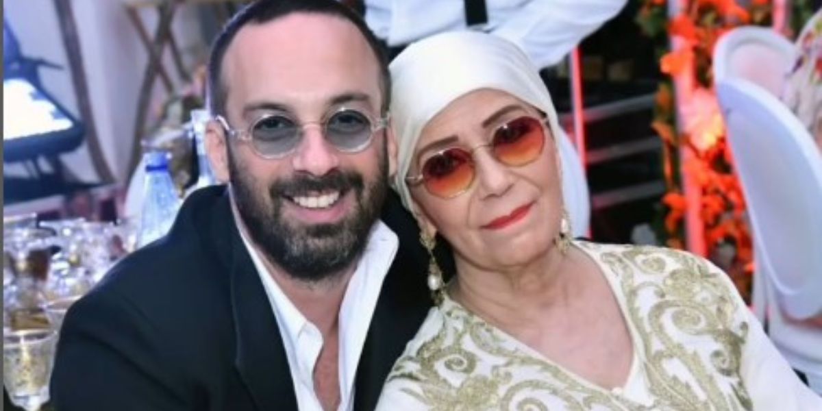 عثمان مولين يُخلّد ذكرى وفاة والدته برسالة مؤثرة