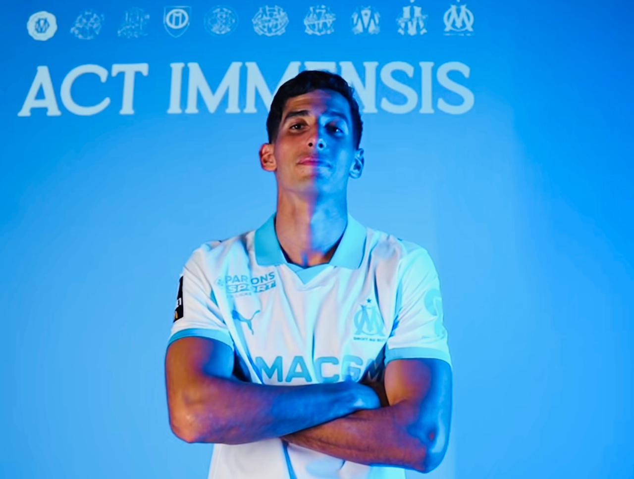 أولمبيك مارسيليا يقدم نايف أكرد ويصفه ب «برج القنيطرة أ-59» ..ما القصة؟