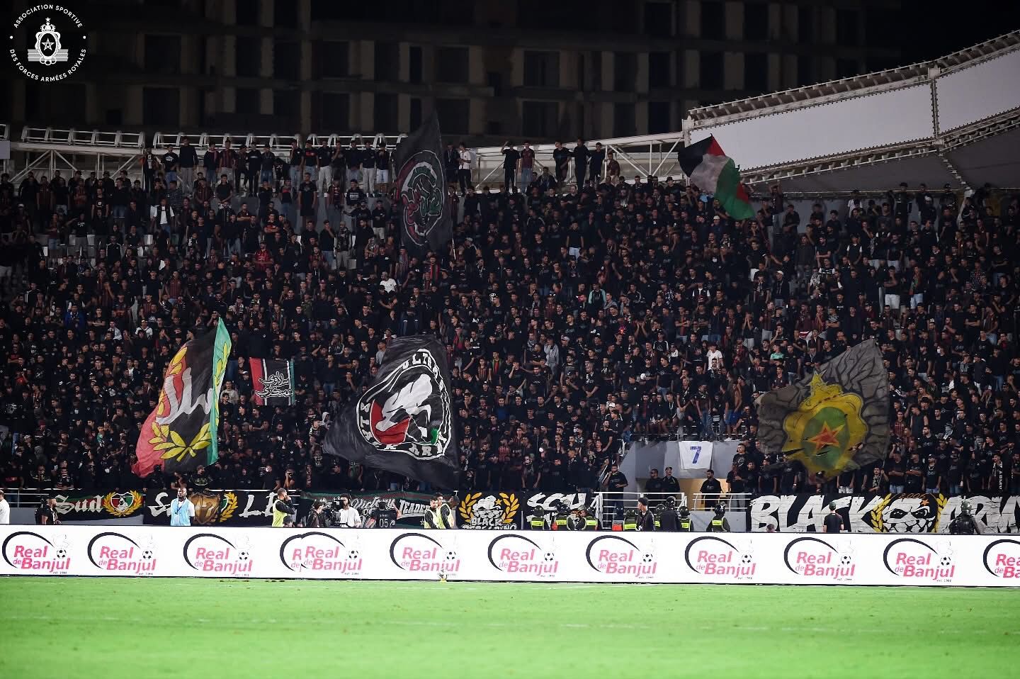 إدارة نادي الجيش الملكي تحذر الجماهير العسكرية لهذا السبب