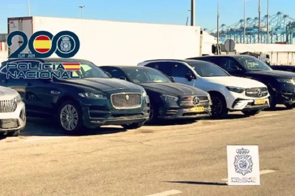 إسبانيا. إحباط تهريب 22 سيارة مسروقة نحو المغرب وضبط 11 متهما