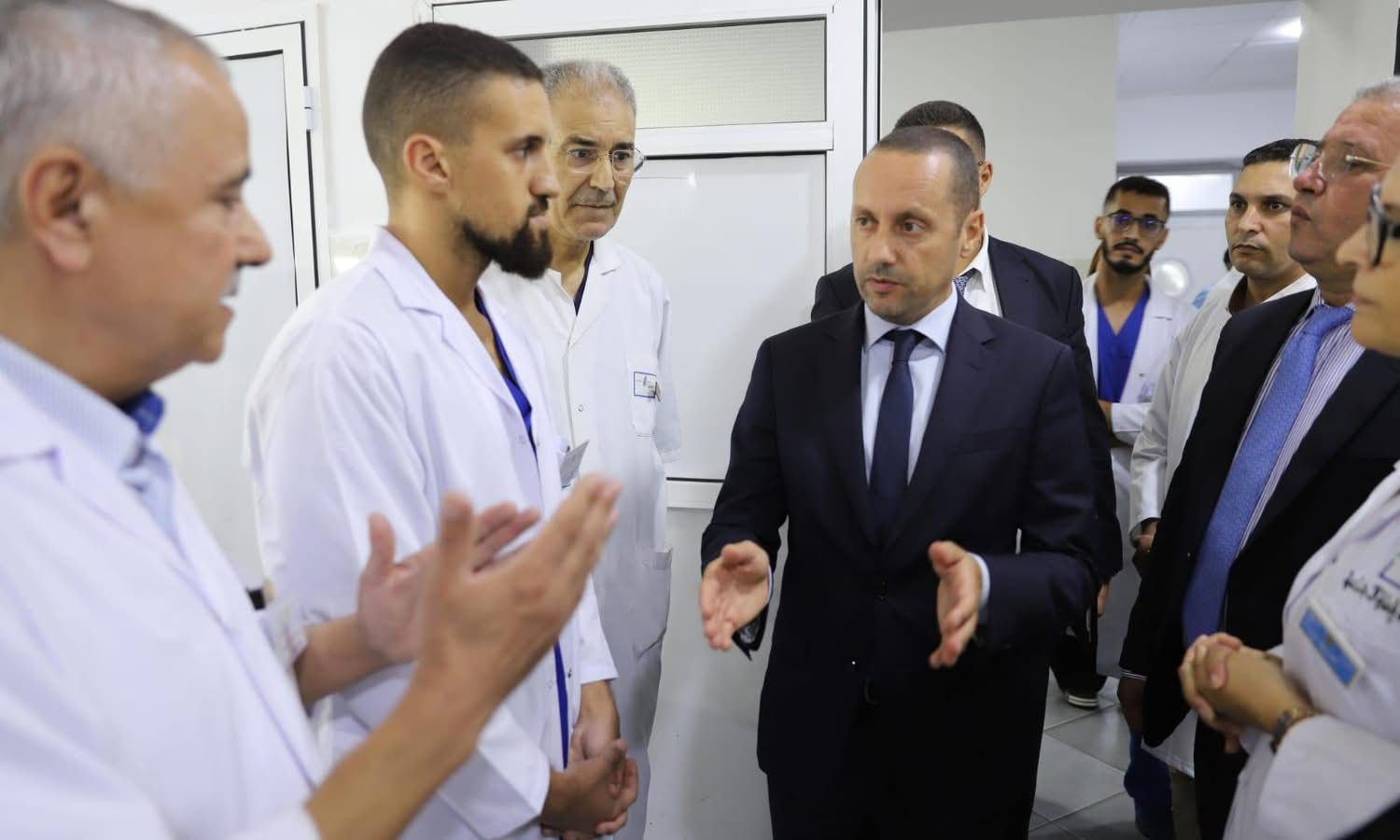 إضاءات حول ثورة الوزير الذي لم يمضي على تعيينه سوى 11 شهراً في إصلاح الصحة