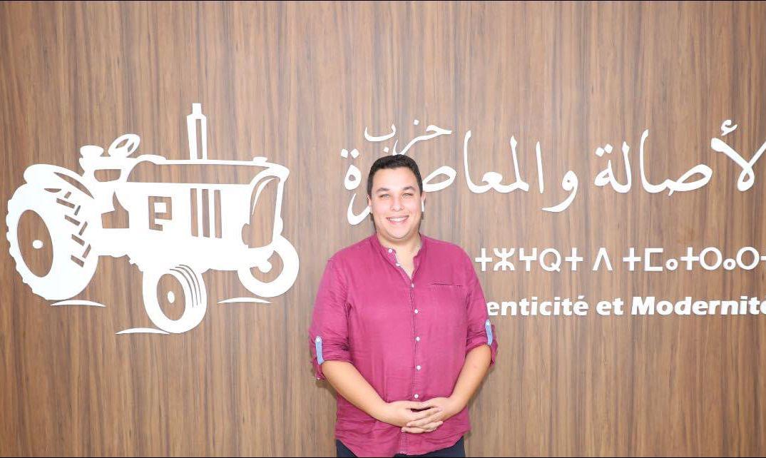 قالها الفيسبوك. عبقري يقود منطمة شبيبة «التراكتور» قبل نهاية تصويت المؤتمر  