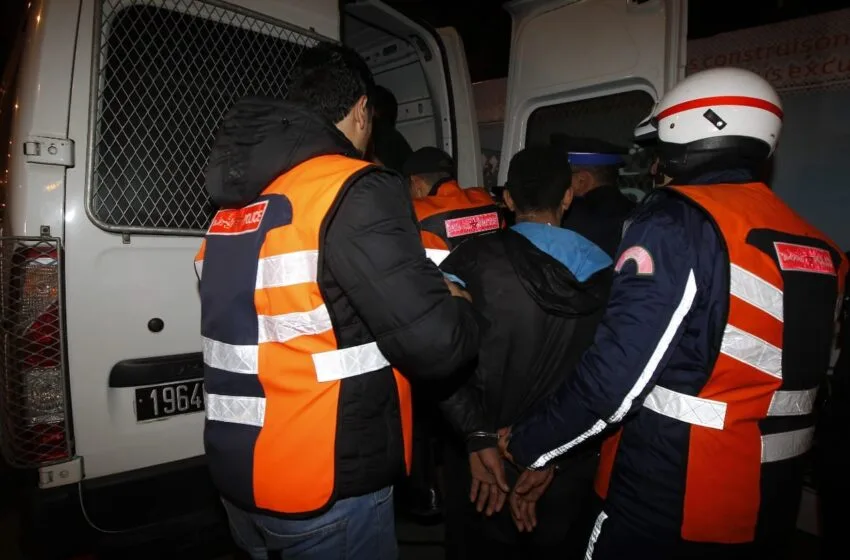 1700 قرص مخدر وأسلحة بيضاء.. تفاصيل ضربة أمنية قاصمة لـ “مهربي الشمال” في سلا