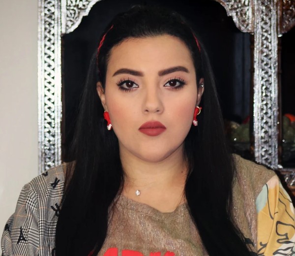 ابنة نجاة اعتابو تخرج عن صمتها وتلوّح باللجوء إلى القضاء بعد حملة تشهير واسعة