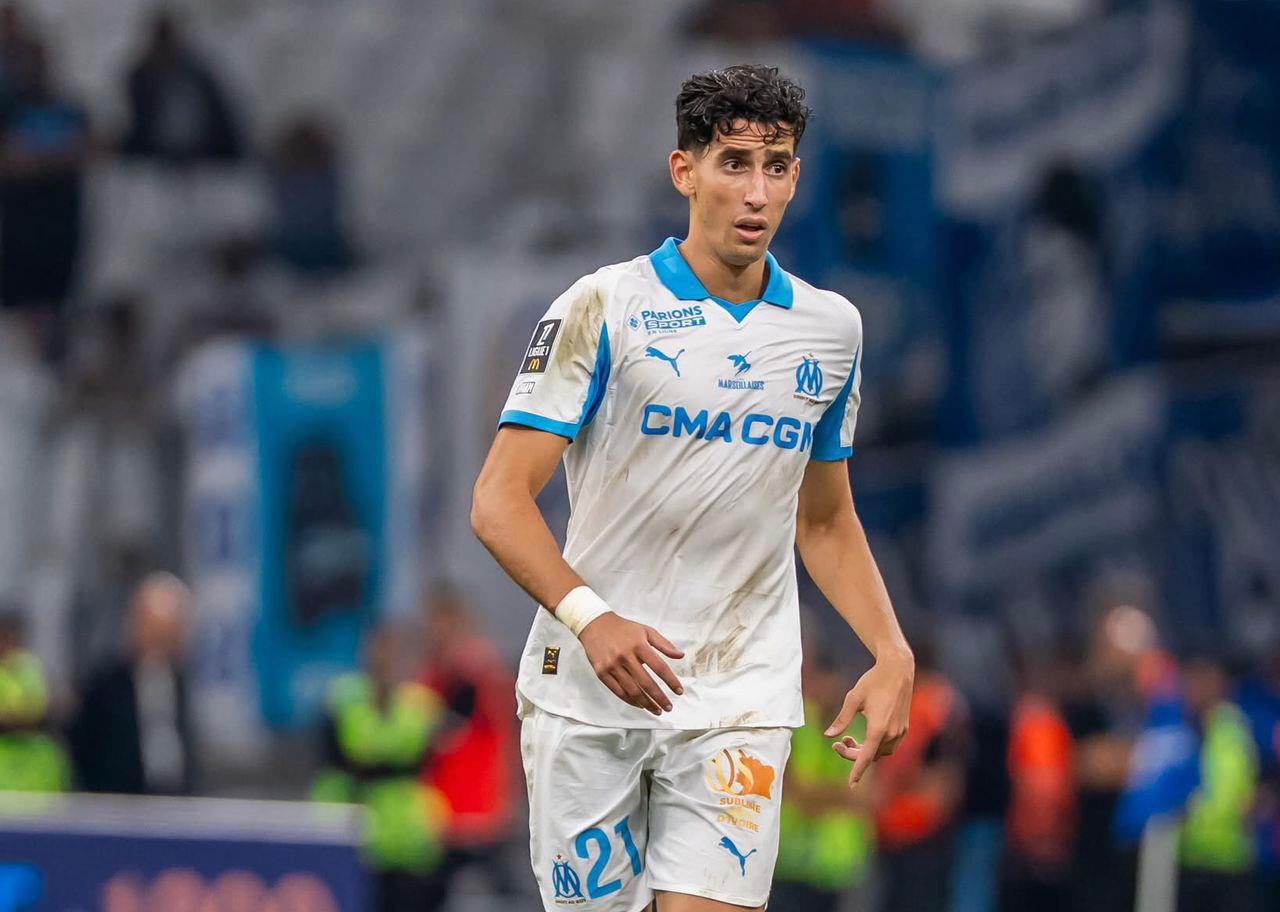 شخص يعتدي على نايف أكرد في صالة الـVIP بمطار مارينيان.. ما القصة؟