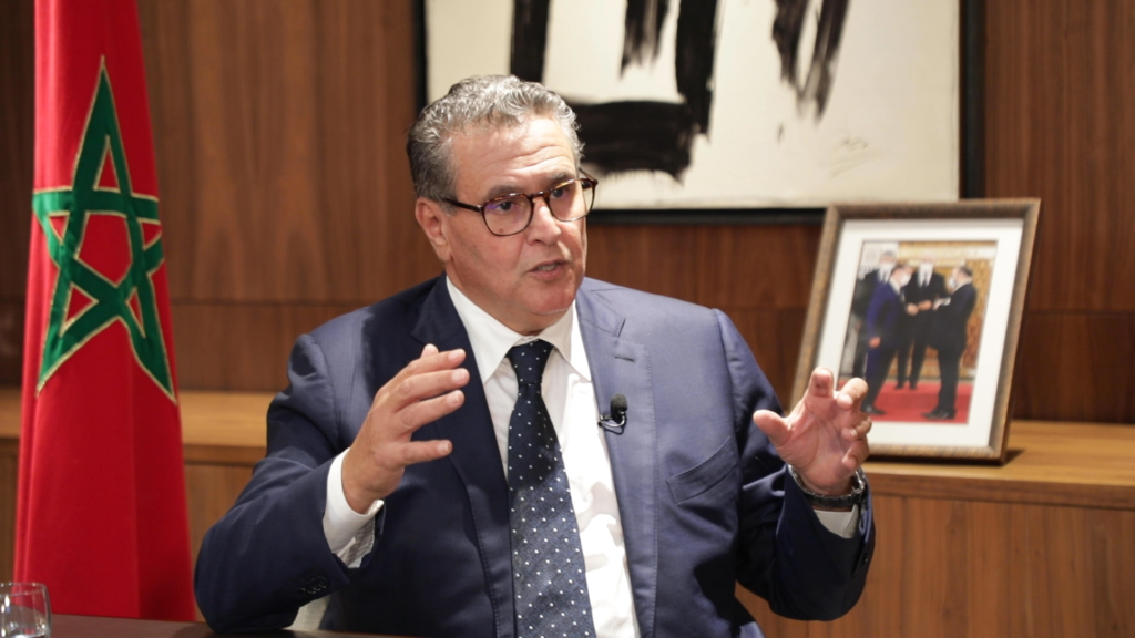 حكومة أخنوش تكثف جهودها لإدماج الشباب والنساء في سوق الشغل