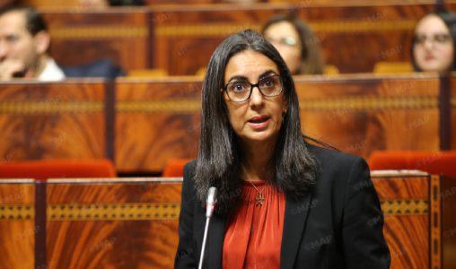 الحكومة تقدم مشروع قانون المالية أمام البرلمان وتخصص 14 مليار لمكافحة الغلاء