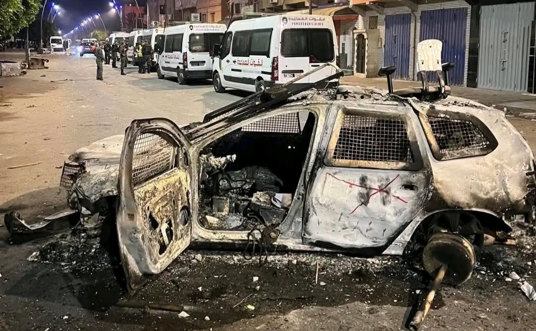 ​162 سنة سجناً نافذاً.. أحكام ثقيلة في حق 17 متهماً بأعمال الشغب والتخريب في آيت عميرة