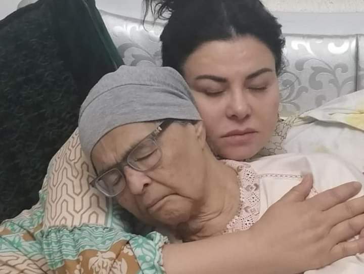 وفاة والدة الفنانة لطيفة رأفت بعد صراع مع المرض