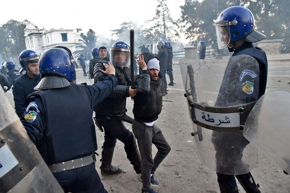 جيل Z الجزائري ينتفض.. حركة GenZ213 تصعّد الاحتجاج للمطالبة بالتغيير