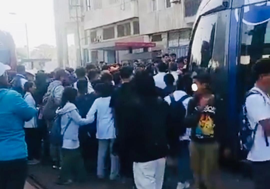 الدار البيضاء. تلميذ علق تحت إحدى عربات الطرامواي.. ما القصة؟