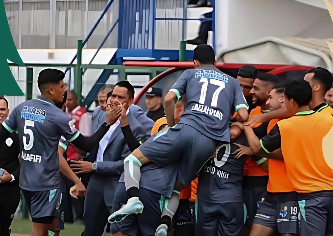 دونور. بلاغ لنادي الرجاء يعيد الأمل إلى نفوس جماهير قطبي كرة القدم الوطنية