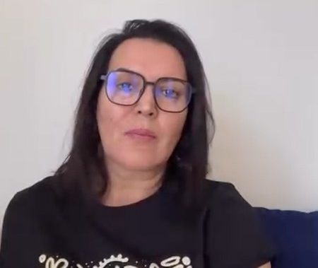 السعدية لديب غاضبة.. من يقف وراء الحساب المشبوه؟