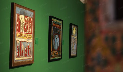 مراكش: معرض يحتفي بأعمال الفنان المغربي الراحل محمد عزوزي